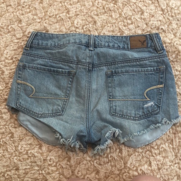 Size 2 American eagle jean short - Picture 2 of 4